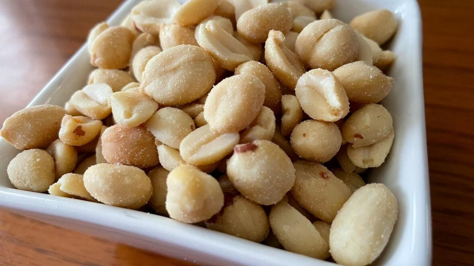 Should you give peanuts to your child? New study reveals the best time to introduce peanuts